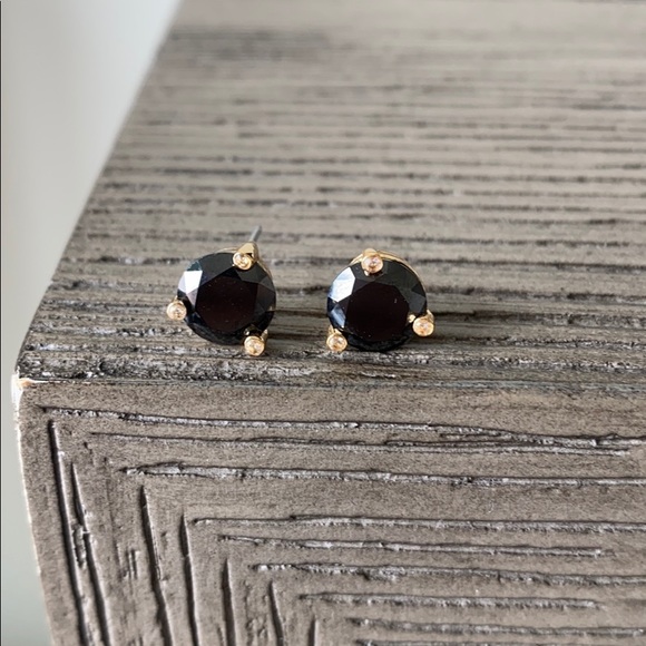 Black Stud Earrings 🖤 - Picture 3 of 5